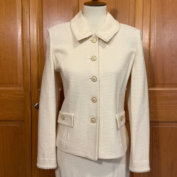 St. John Collection Cream Knit Jacket and Skirt Set - Picture 2 of 16